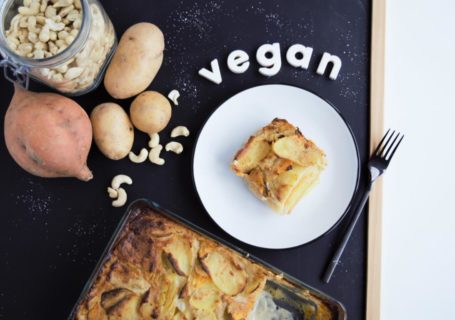 veganer Kartoffelgratin mit Cashews, frau janik, süßkartoffel, kartoffelauflauf